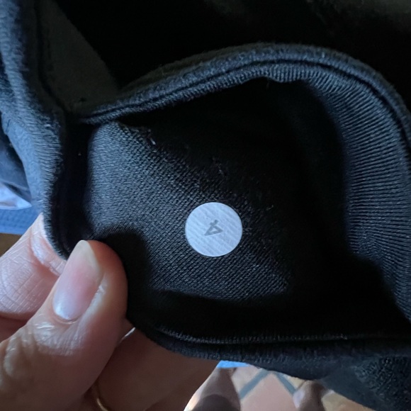 Wunder under crop. Lululemon - Picture 3 of 5